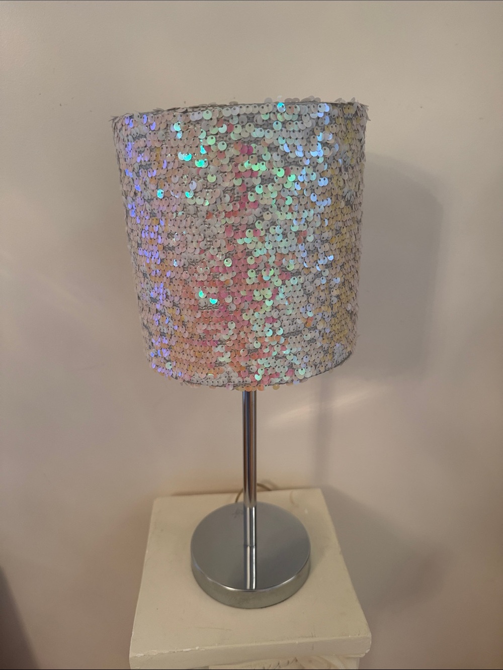 Justice Iridescent Sequin Lamp.  White/Silver Sparkle